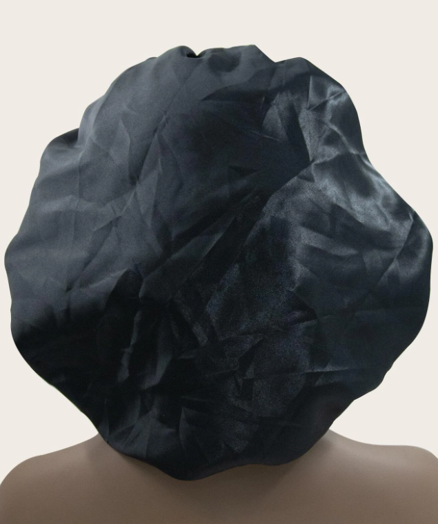 Bonnet en satin moyen