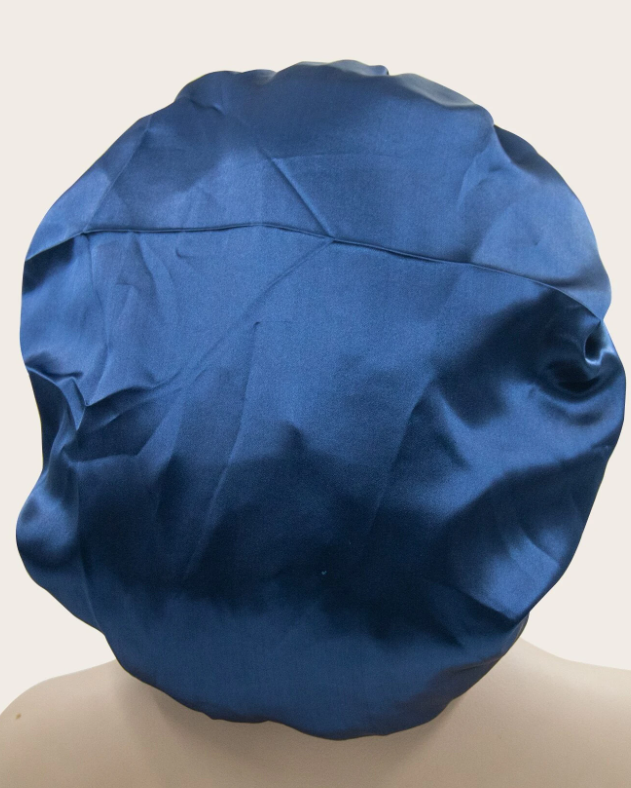Bonnet en satin moyen